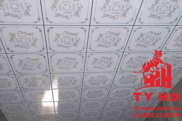 Tấm trần nhựa PVC khổ 600x600mm | Tỷ Hổ