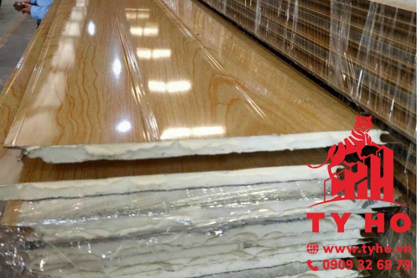 Trần tôn PU giá rẻ, ngỡ là rẻ tạm bợ, ai ngờ chất lượng bất ngờ vượt mong đợi