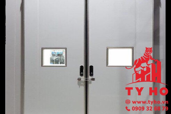 Phụ kiện cửa trượt panel giá bao nhiêu? Những điều cần biết trước khi mua